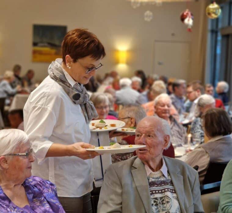 2ee950a6-4185-414b-b650-7b4a75183e52